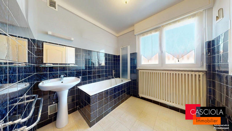 Maison traditionnelle - 104 m² - 5 pièces