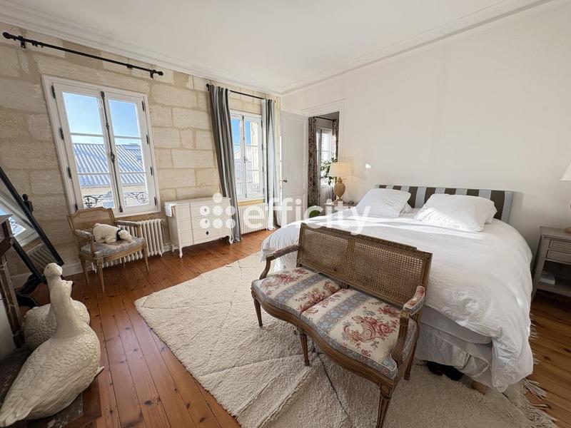 Maison - 228 m² - 7 pièces