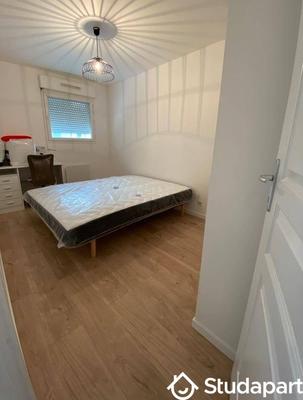 Chambre - 11 m² - 1 pièce