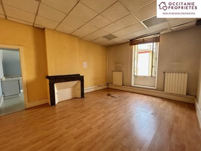 Maison - 300 m² - 15 pièces