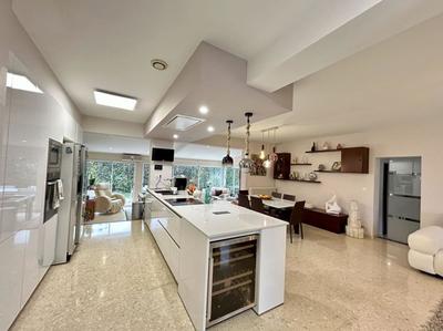 Maison - 170 m² - 5 pièces