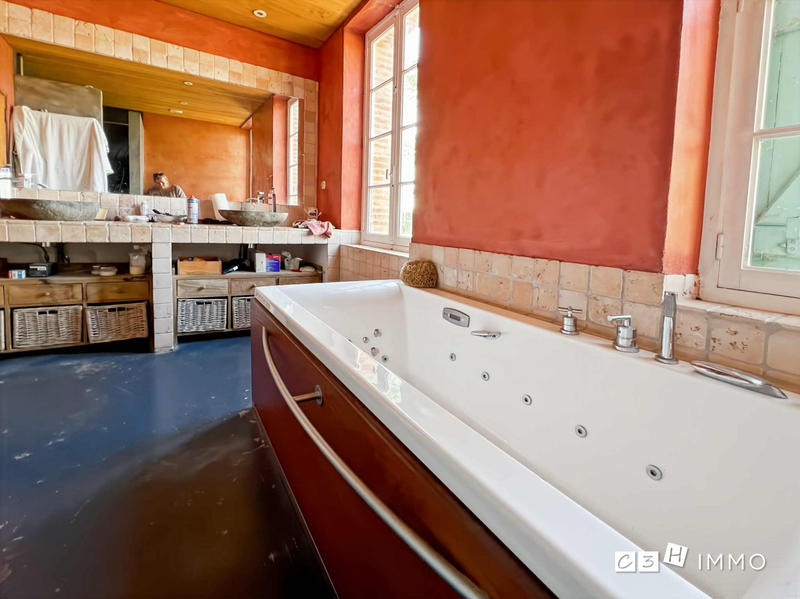 Maison - 295 m² - 7 pièces