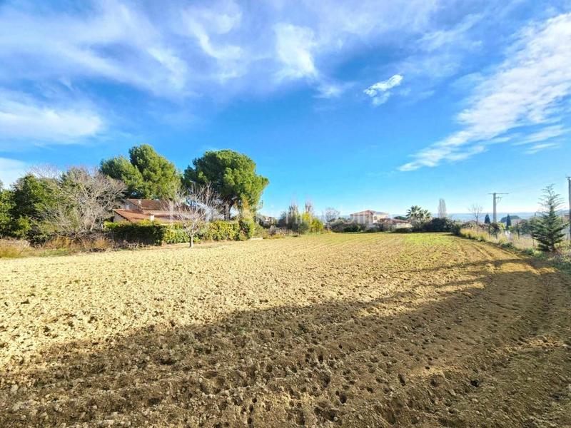 Terrain constructible - 1 777 m²
