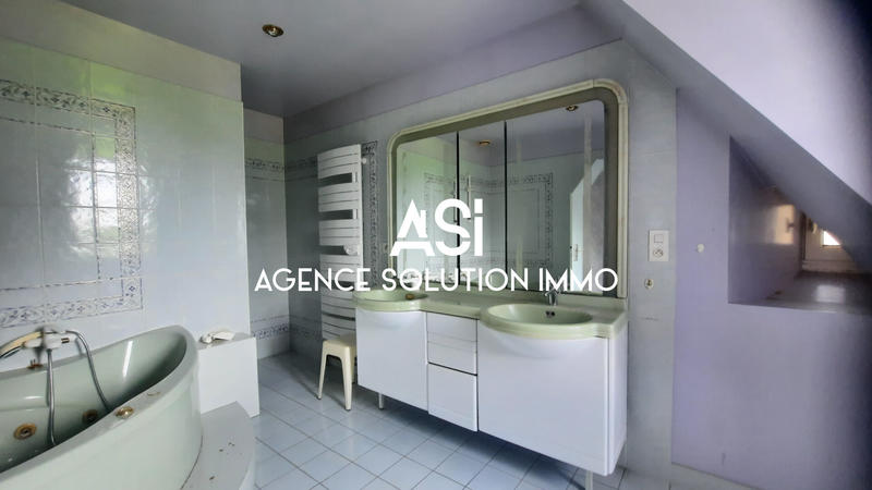 Maison - 240 m² - 7 pièces