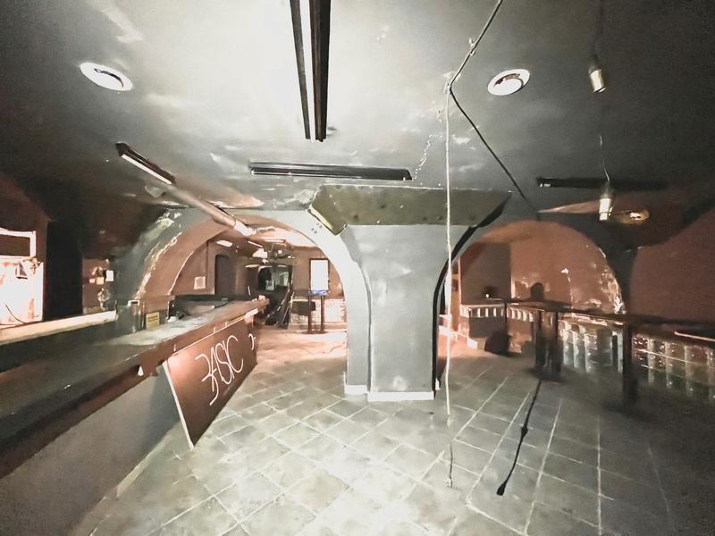 Local commercial - 157 m² - 2 pièces