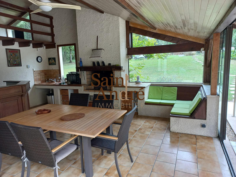 Maison - 300 m² - 10 pièces