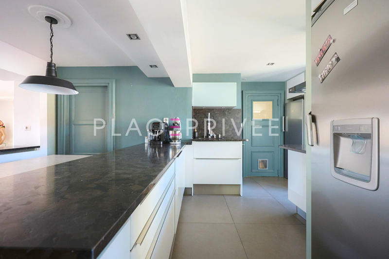 Appartement - 182 m² - 5 pièces