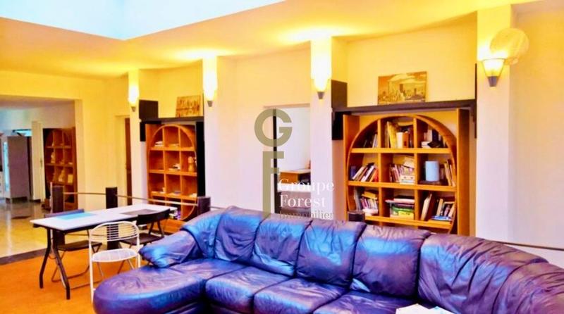 Maison - 394 m² - 9 pièces