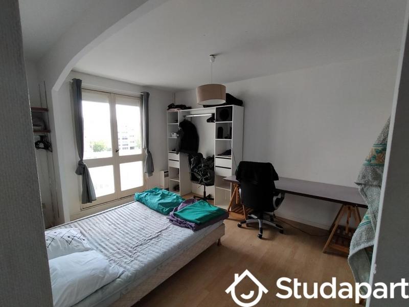 Chambre - 11 m² - 1 pièce