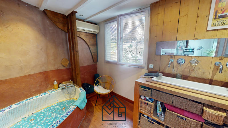 Maison - 200 m² - 6 pièces