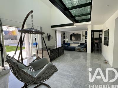 Maison - 249 m² - 9 pièces