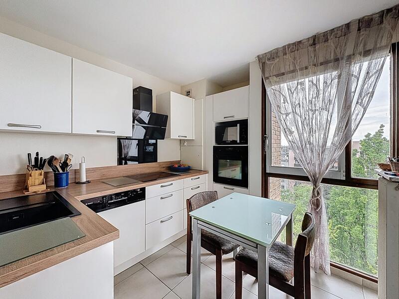 Appartement - 93 m² - 5 pièces