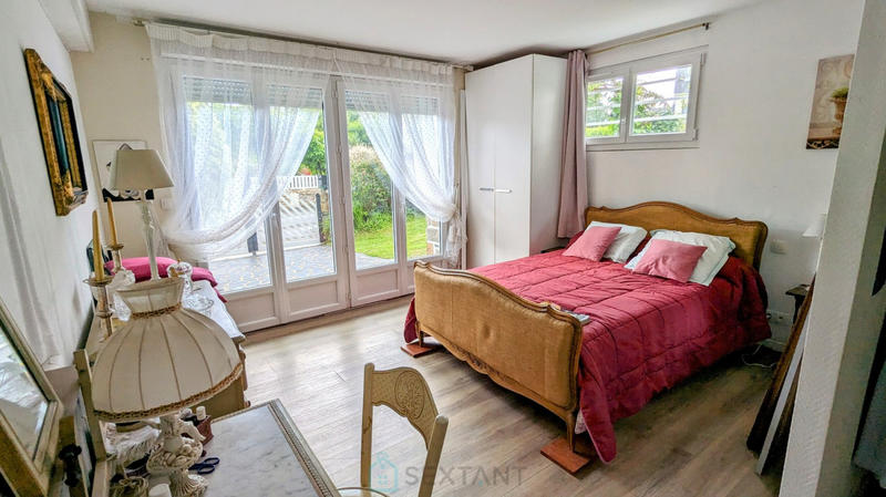 Maison - 168 m² - 9 pièces