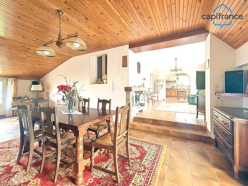 Maison - 138 m² - 6 pièces