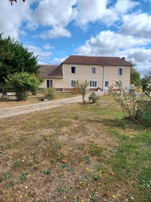 Propriété - 6 400 m² - 5 pièces