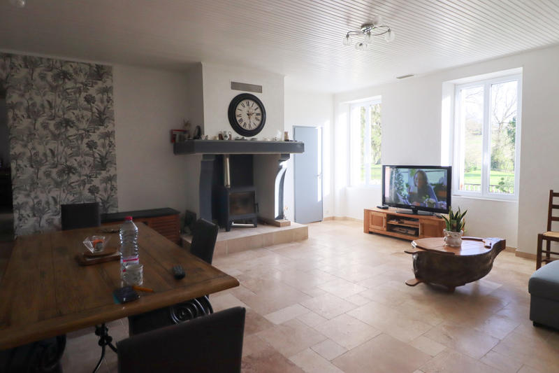Maison - 247 m² - 10 pièces