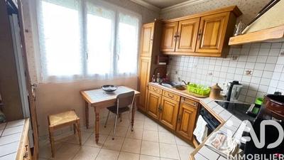 Maison - 90 m² - 5 pièces