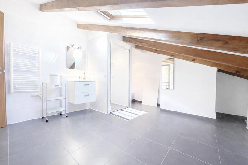 Appartement - 99 m² - 4 pièces