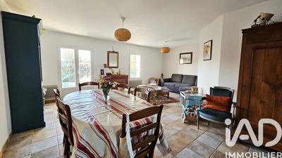 Maison - 90 m² - 5 pièces