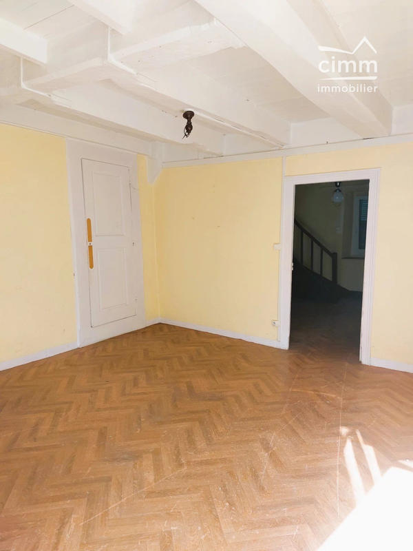 Maison traditionnelle - 186 m² - 7 pièces