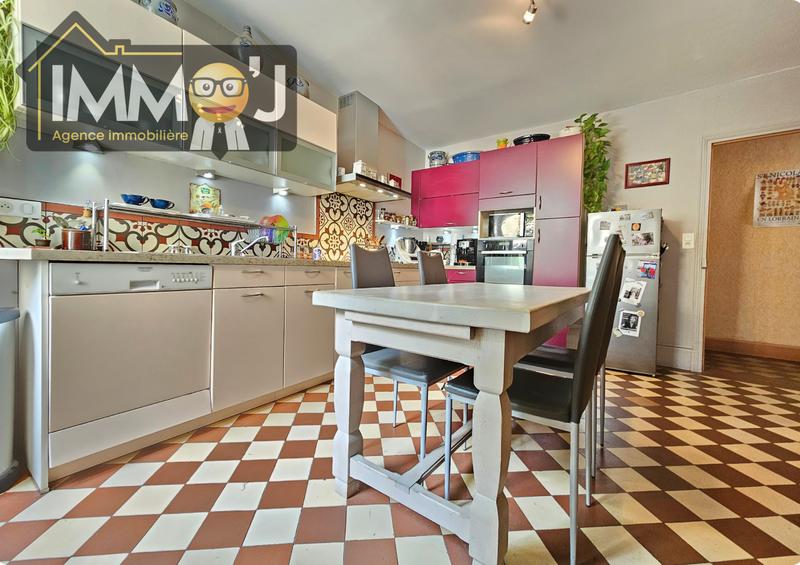 Maison - 187 m² - 7 pièces