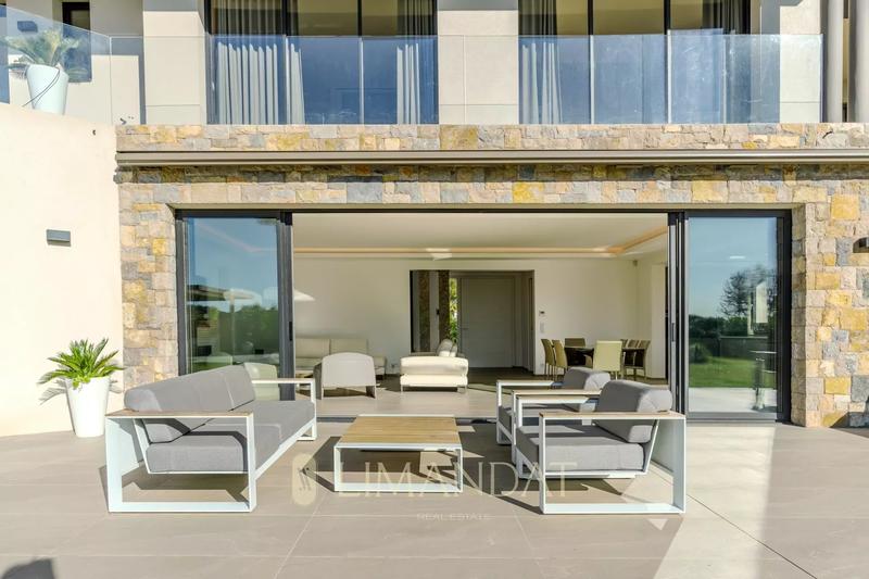 Villa - 275 m² - 7 pièces