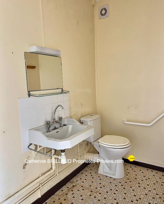 Maison - 1 154 m² - 35 pièces