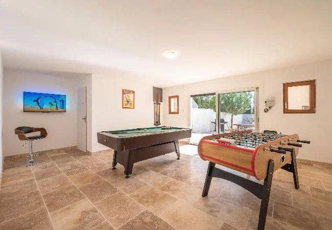 Propriété - 300 m² - 10 pièces