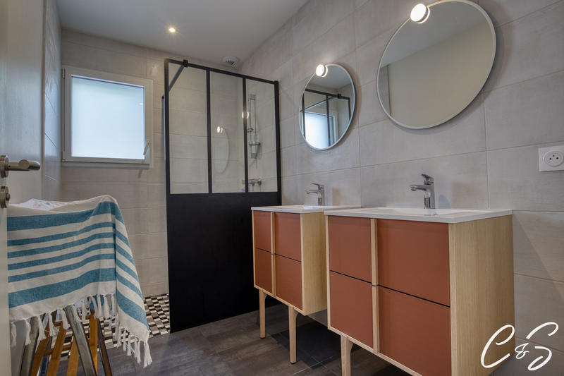 Maison contemporaine - 137 m² - 6 pièces