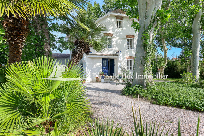 Maison - 300 m² - 7 pièces