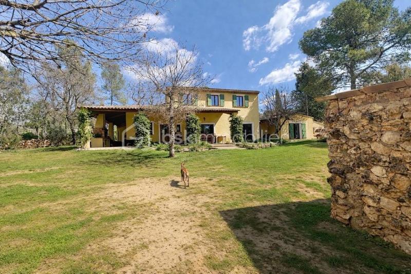 Maison traditionnelle - 197 m² - 6 pièces