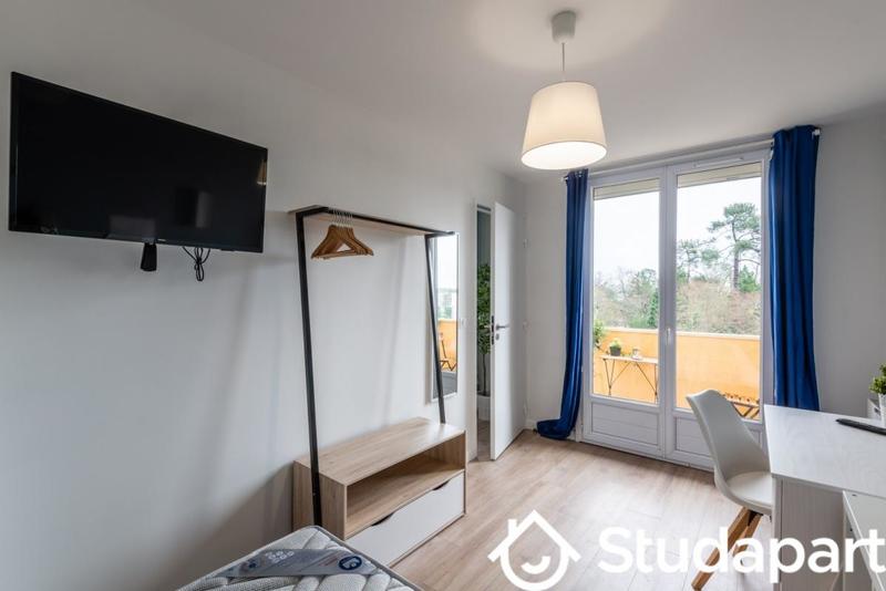 Chambre - 10 m² - 1 pièce