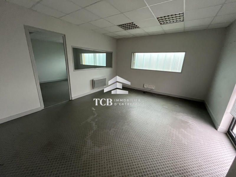 Local d'activités - 334 m²