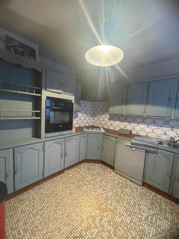 Demeure - 238 m² - 11 pièces