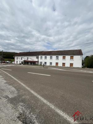 Maison - 678 m² - 12 pièces