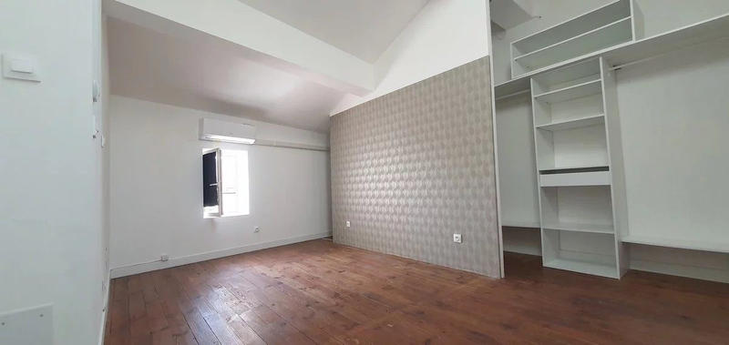 Maison traditionnelle - 75 m² - 3 pièces