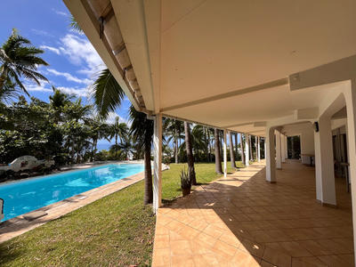 Maison - 300 m² - 9 pièces