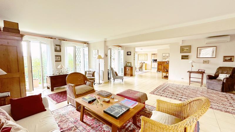 Appartement - 197 m² - 5 pièces