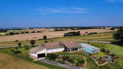 Maison - 215 m² - 5 pièces