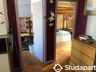 Chambre - 11 m² - 1 pièce