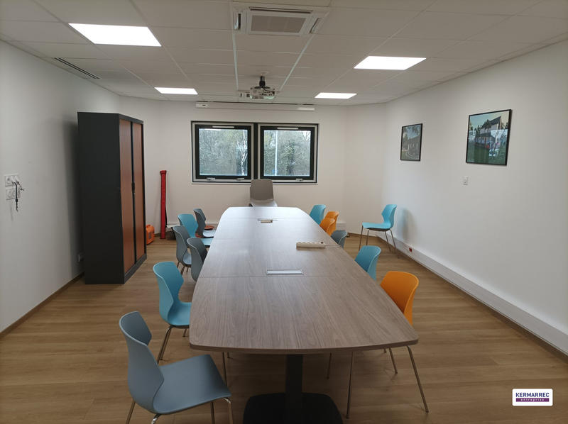Bureau - 661 m²