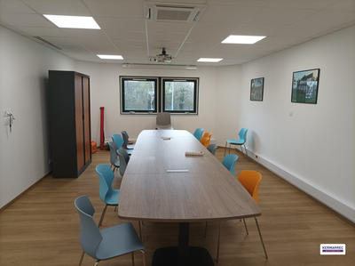 Bureau - 661 m²