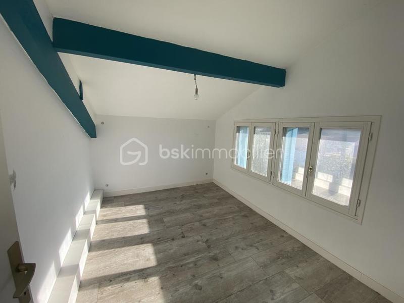 Maison - 220 m² - 9 pièces