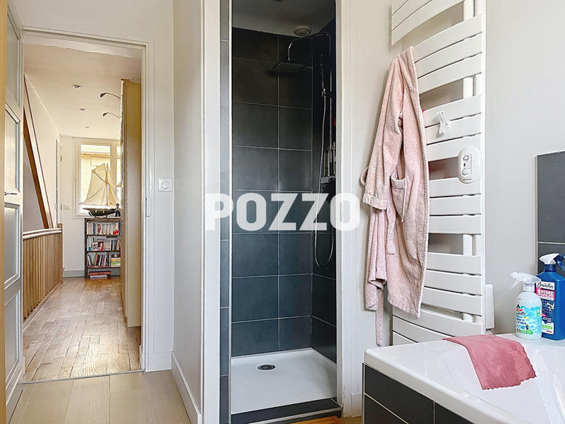 Maison - 150 m² - 8 pièces