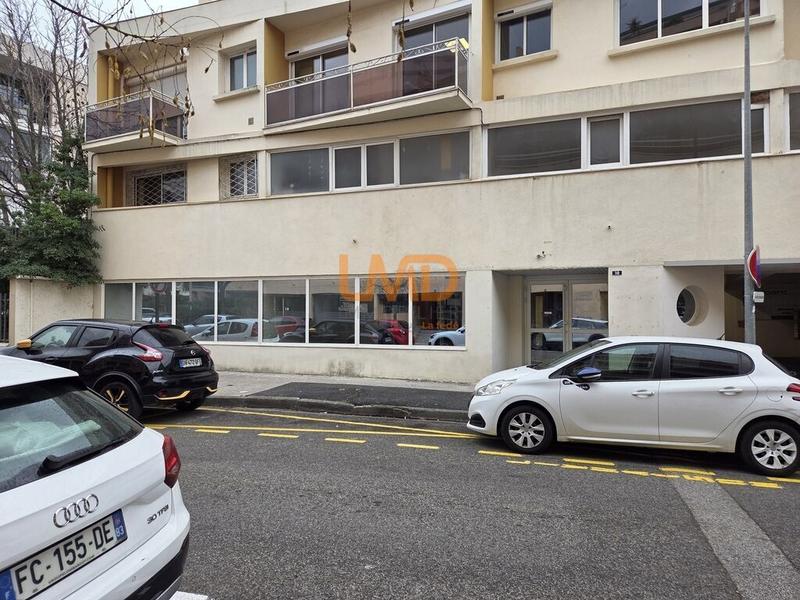 Local commercial - 430 m² - 6 pièces