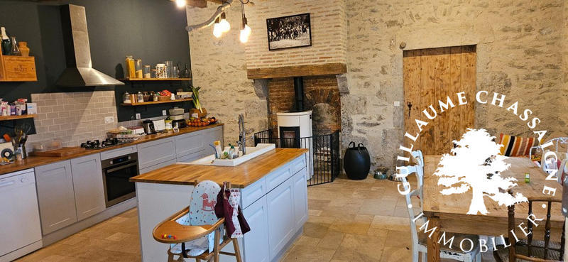 Maison traditionnelle - 170 m² - 5 pièces