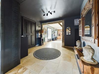 Maison - 180 m² - 6 pièces