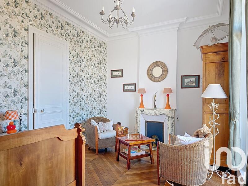 Appartement - 207 m² - 7 pièces