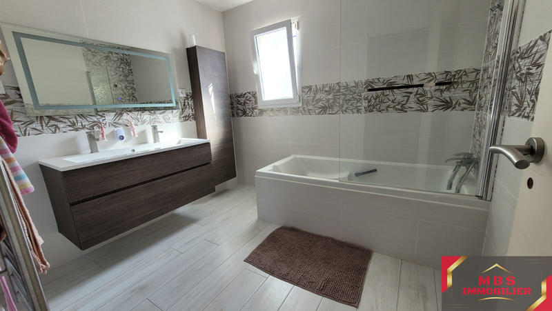 Villa - 154 m² - 6 pièces