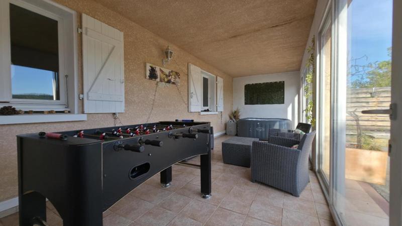 Villa - 385 m² - 12 pièces